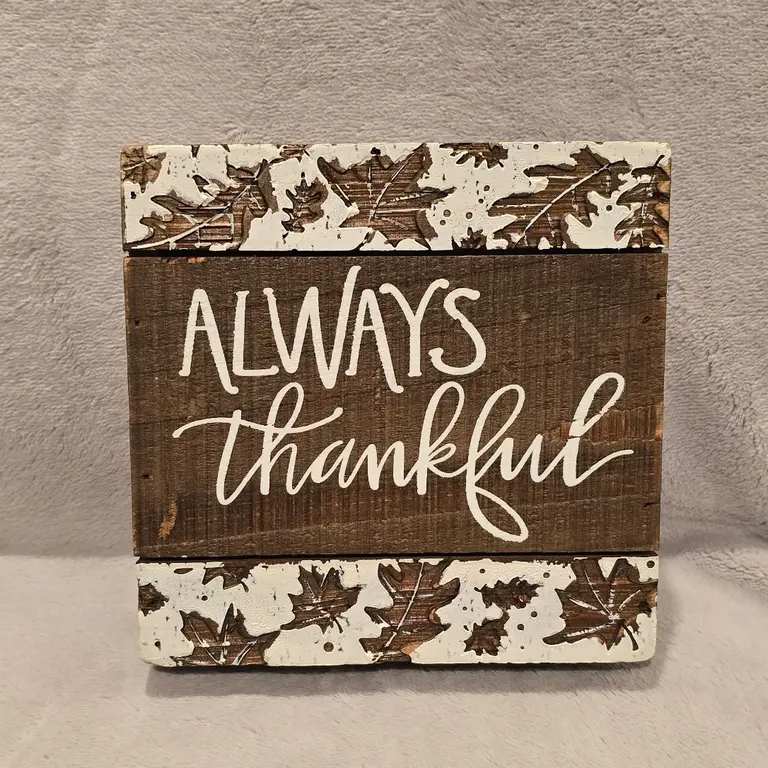 40 DIY Distressed Thanksgiving Sign
