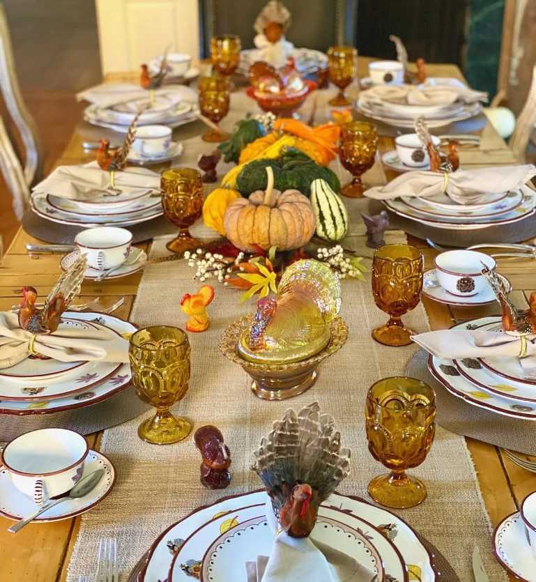 30+ Thanksgiving Tablescapes 2026 for a Beautiful Table