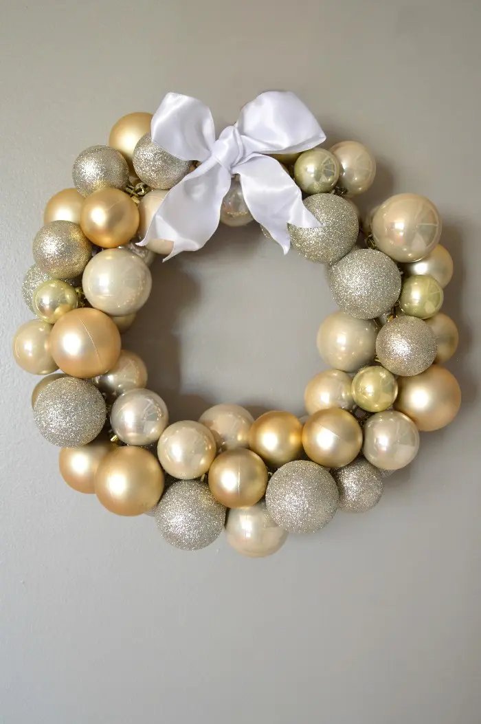 40 Christmas Ornament Wreaths for Festive Doors