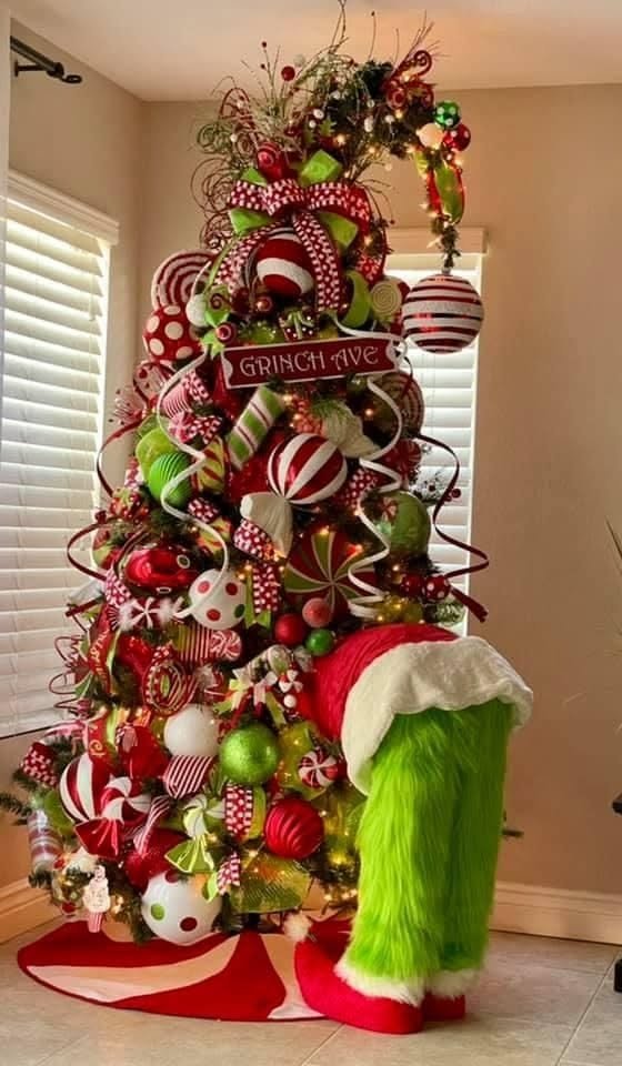 35 Grinch Christmas Tree Ideas for a Whimsical Holiday