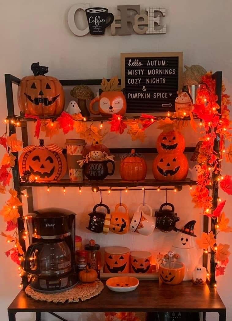 Autumn Leaf Garland Multi-Tier Rack