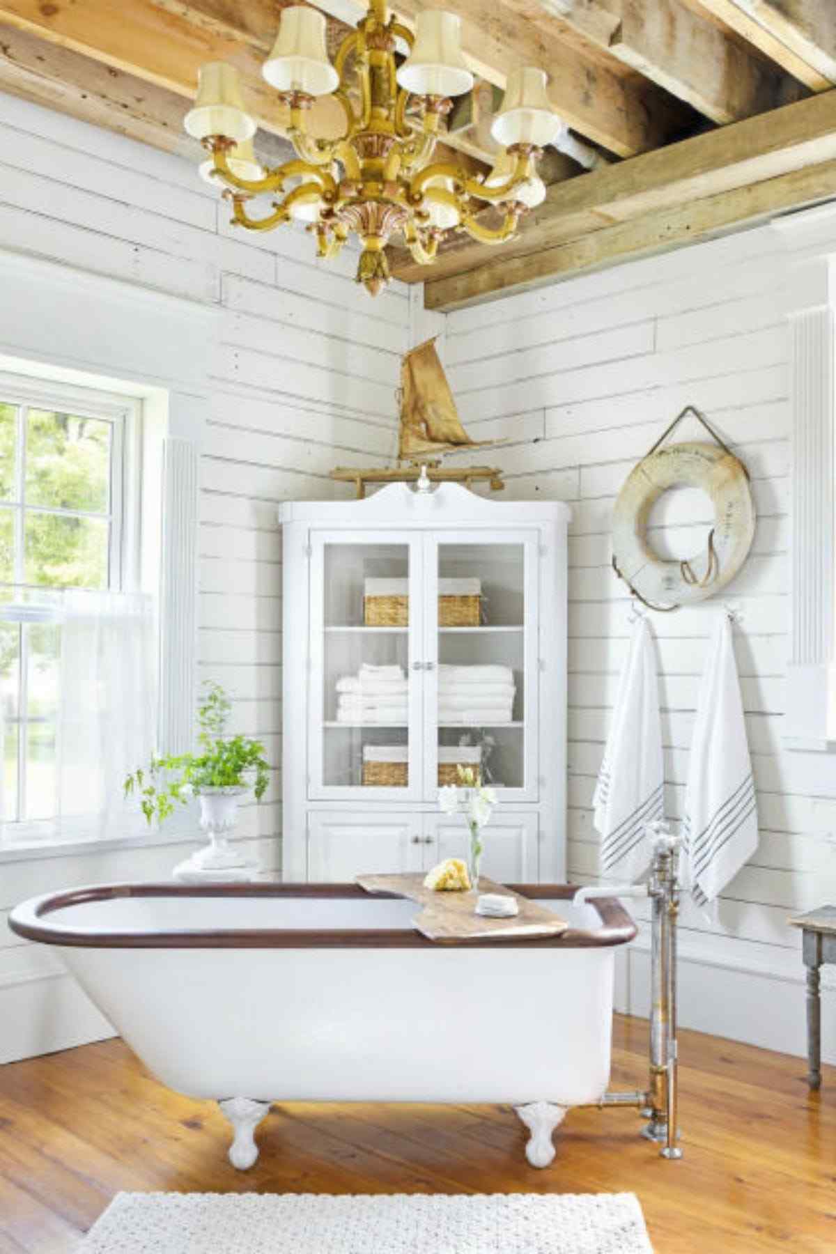 40 White Bathroom Design Ideas for a Fresh Look